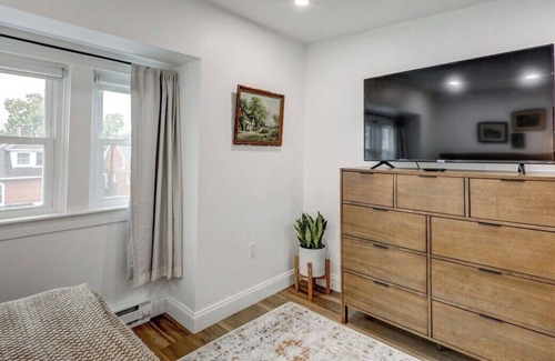 Ephrata Apartment | Stylish & Modern 1BR|Free Parking★Great Location!