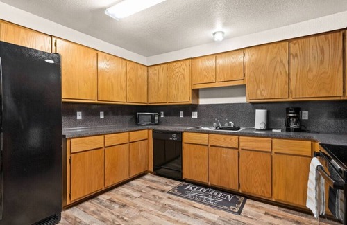 Killeen House | Stylish Modern 2BR/2BA - Spacious & comfy