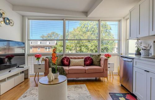 16th Street Heights Apartment | Stylish, Modern & Cozy