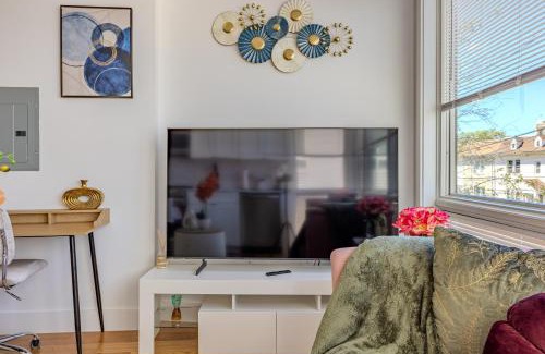 16th Street Heights Apartment | Stylish, Modern & Cozy