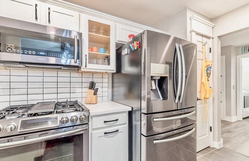 Kyle House | Stylish & Modern Getaway Near Austin & San Marcos!