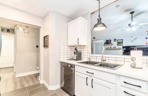 Kyle House | Stylish & Modern Getaway Near Austin & San Marcos!