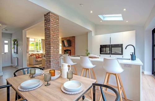 Clayton House | Stylish Modern home near Mcr Centre Co-Op & Etihad