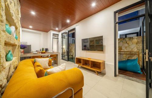 Padangsambian Klod Villa | Stylish Modern Villa - Prime Spot - Spacious Pool Retreat