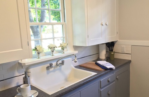 North End Cottage | Stylish North End Cottage in a Prime Location