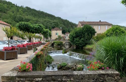 Saint-Vincent-Rive-d'Olt Apartment | stylish one bedroom apartment in a lovely village