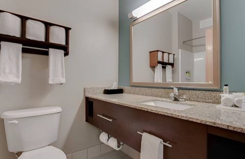 St. Cloud House | Stylish Oasis for Vacation! W/ Fitness Center! -S