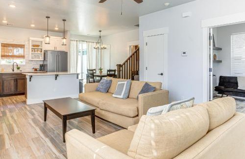 Central Oklahoma City House | Stylish OKC Farmhouse with Garden - Close to OU