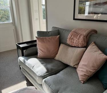 Cheltenham Apartment | Stylish One Bed Flat in Central Cheltenham