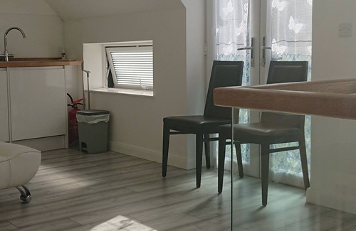 Bexhill-on-Sea House | Stylish one bedroom Mews Style House, perfect for a cosy romantic getaway