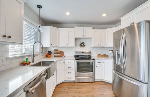 Northridge House | Stylish Orem Retreat w/Deck, Near BYU & UVU!