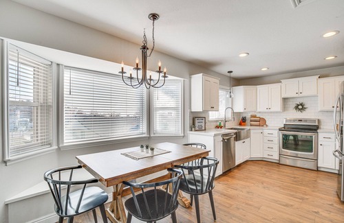 Northridge House | Stylish Orem Retreat w/Deck, Near BYU & UVU!