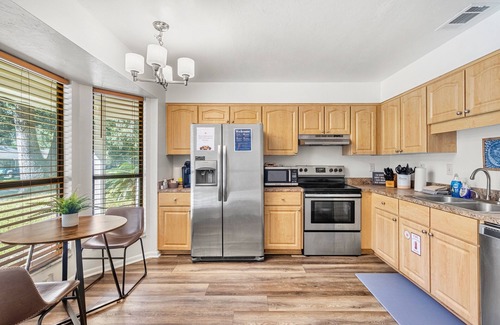 Gainesville House | Stylish Pool Home w/Grill by GNV's Best Dining!