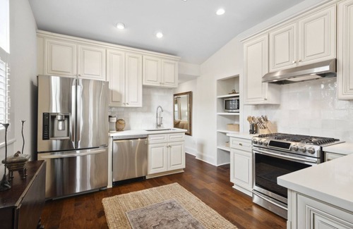 West Riverside House | Stylish & Private Uptown NOLA Home & yard.