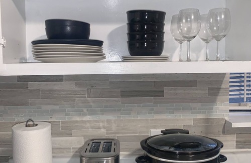 Church Street House | Stylish purple retreat home 10 min from ATL airport!