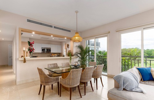 Playa Blanca Condo | Stylish & Quiet ~ Breathtaking Laguna Views ~Pool