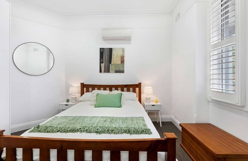 Randwick House | Stylish renovated family-friendly Federation semi, sleeps 6
