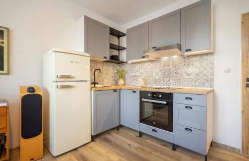 Rakovnik Apartment | Stylish retro apartment