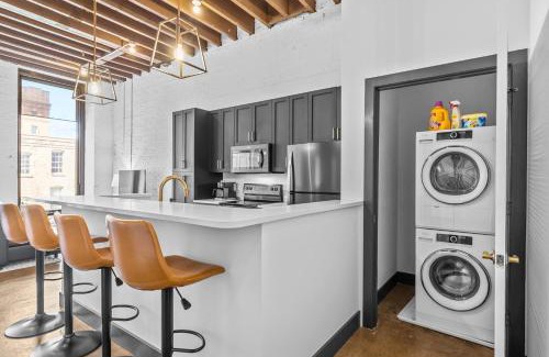 Downtown St. Louis Apartment | Stylish Riverfront Loft- Gym - Walk to Arch, Casino, Conventions