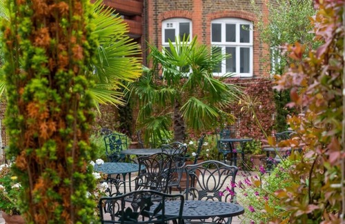 Knightsbridge House | Stylish Room in the Heart of Knightsbridge