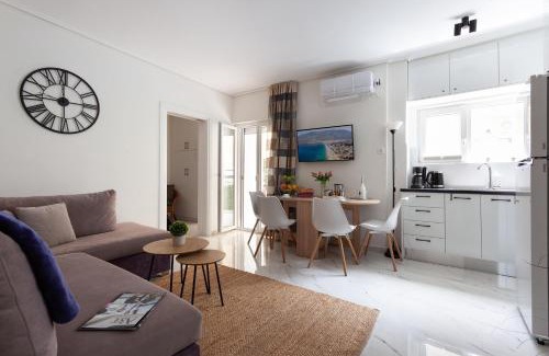 Loutraki-Agioi Theodoroi Apartment | Stylish Seaside Apartment-Just 50m from the Beach