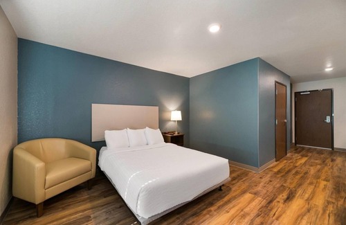 Rockledge Hotel | Stylish Single Room with Kitchen Near TreeTop Trek Park & Outdoor Fun
