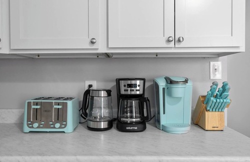St. Louis Apartment | Stylish South City King 1BR Apt