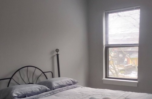Athens Apartment | Stylish & Spacious Apartment close to Ohio University and Uptown Athens