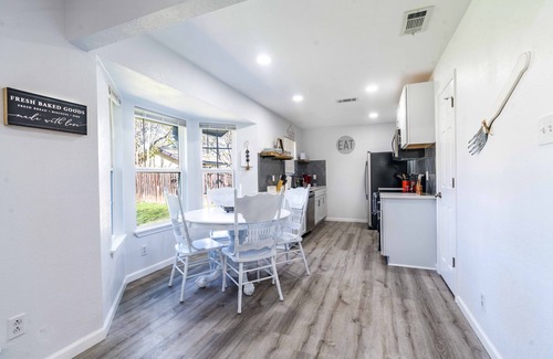 Killeen House | Stylish, Spacious Entire Hm 4/2 in nice Killeen neighborhood