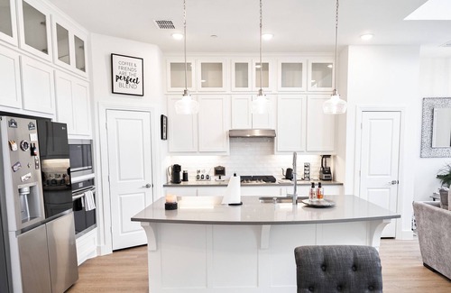 McKinney House | Stylish, Spacious, Modern Townhouse!