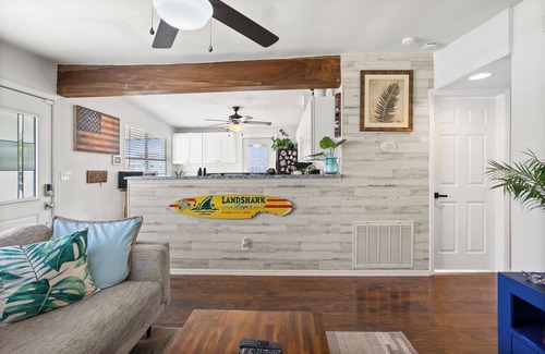 St. Petersburg - Clearwater House | Stylish St. Pete 3 Bed, 2 Bath- Fire Pit, Outdoor Patio/TV & Near Beach + Dtwn