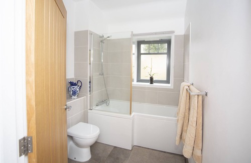 Rowlands Gill Cottage | Stylish Stable House ideal for families or friends