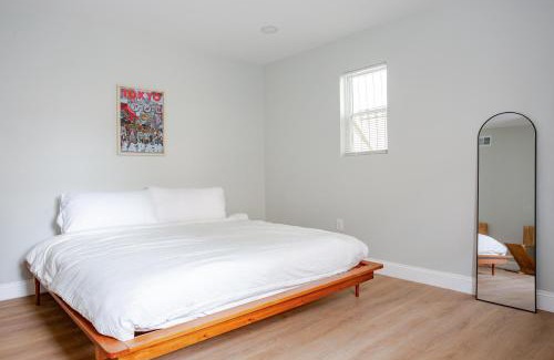 East Passyunk Crossing Apartment | Stylish Stay in Center City, French-Japanese & Minimalist Vibes