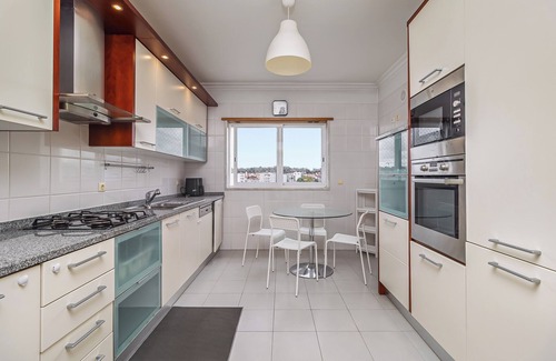 Parque das Nacoes Apartment | Stylish Stay in Lisbon-Scenic Views