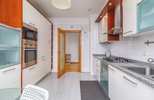 Parque das Nacoes Apartment | Stylish Stay in Lisbon-Scenic Views