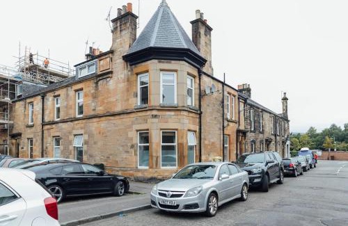 Tillicoultry Apartment | Stylish Stirling Apartment - free parking