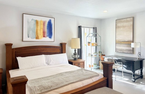 Central Oklahoma City Apartment | Stylish Studio 9 Mins from Asia District | Industrial Chic & Modern Comfort