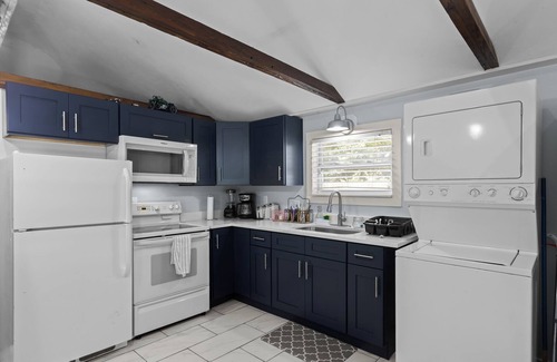 Gainesville House | Stylish Studio in B&B Locale