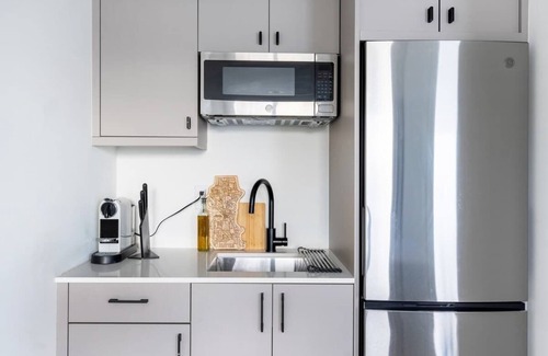 Mid-Beacon Hill Apartment | Stylish Studio in Columbia City Seattle