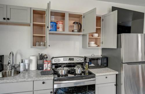 Lower East Side Apartment | Stylish Studio McKinley Beach - Brady St Lowr East