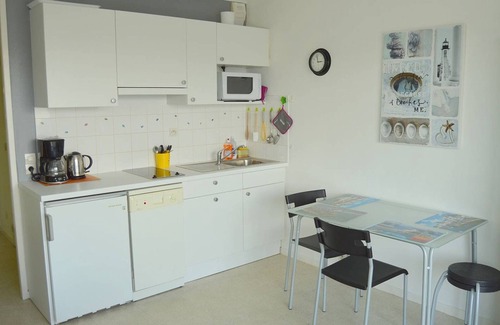 Le Pouliguen Apartment | Stylish Studio Near Harbor & City Center - Le Pouliguen