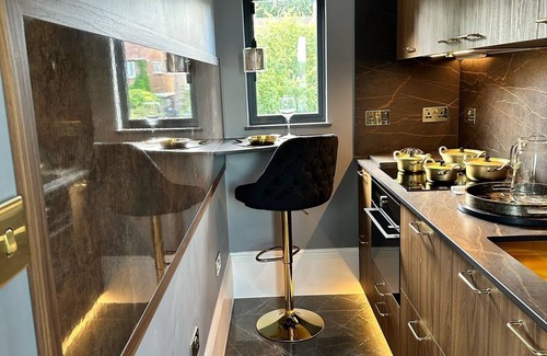Knight's Hill Apartment | Stylish Studio Near Central London