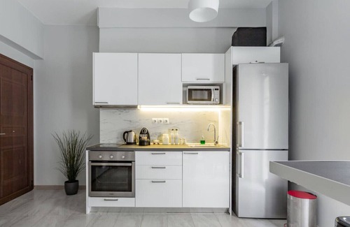 Kinosargous Apartment | Stylish Studio Steps from the Acropolis- Cielo Homes