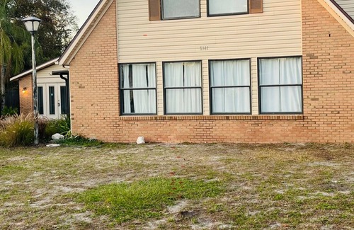 New Port Richey Apartment | Stylish studio/3 min Downtown New Port Richey.