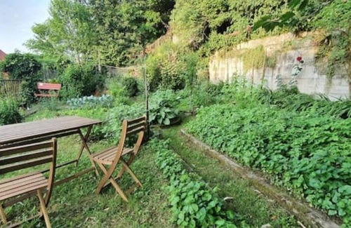 Ljubljana City Centre Apartment | Stylish studio with a garden, self check-in & AC