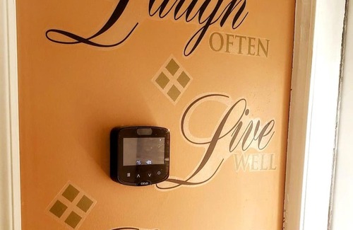 Orient Park House | Stylish Suite Tampa Minutes to Hard Rock Casino