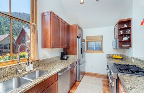 Telluride House | Stylish Summer Base by River & Valley Floor Trails