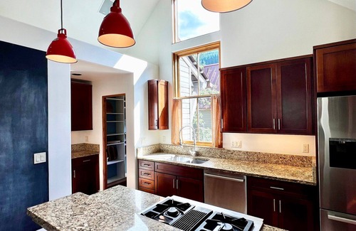 Telluride House | Stylish Summer Base by River & Valley Floor Trails