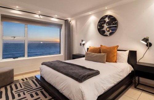 Bloubergstrand Apartment | Stylish Sunlit Ocean View Oasis!