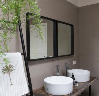 Heemstede Apartment | Stylish * Sunny * Cosy House